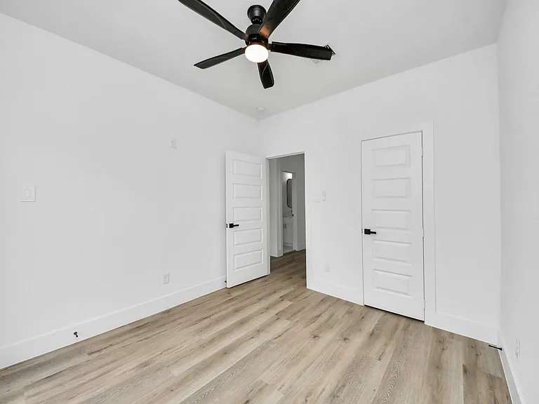 3524 Rebecca St — Photo 34