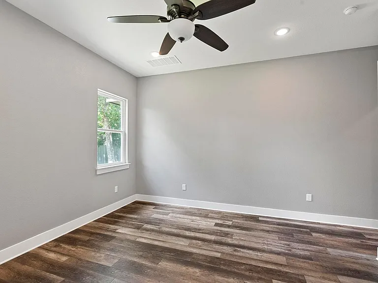 203 E Salty St — Photo 23