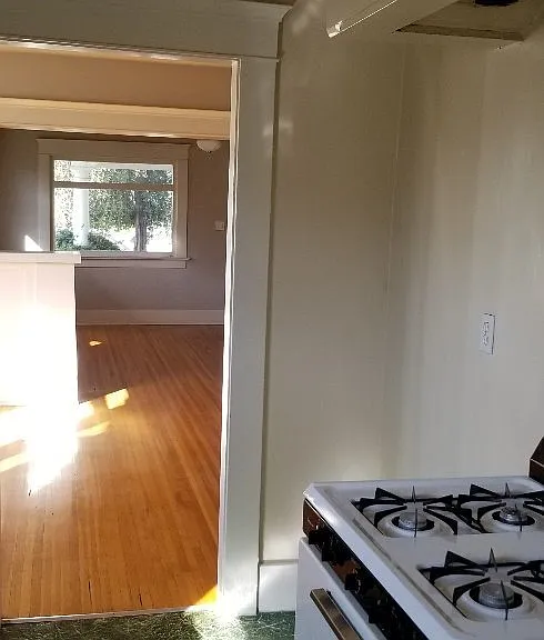 1320 N Harvard Blvd — Photo 17