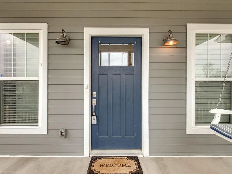 4608B Michigan Ave — Photo 2