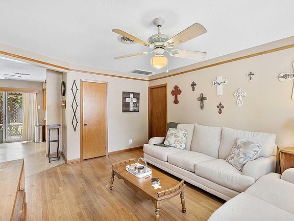 5th image of 2704 Sweetgum St