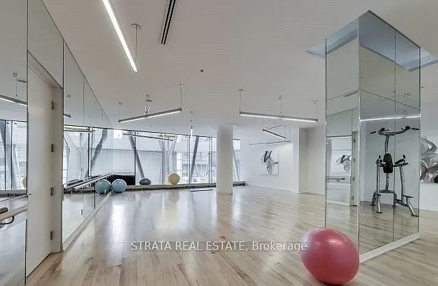 14 York St #902 — Photo 22