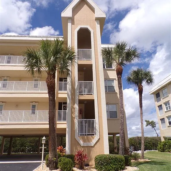 101 N Marion Ct #114 — Photo 1