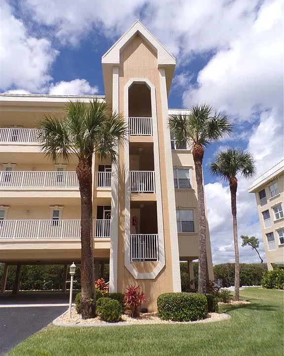 101 N Marion Ct #114
