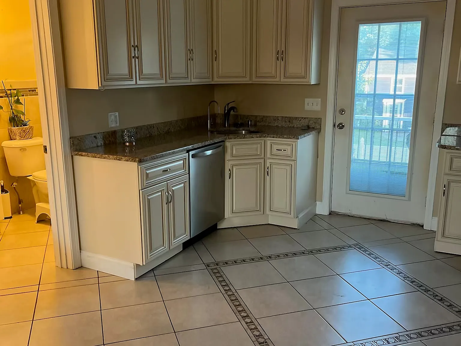 2 bed, 800 sqft, $2,500 — Photo 3