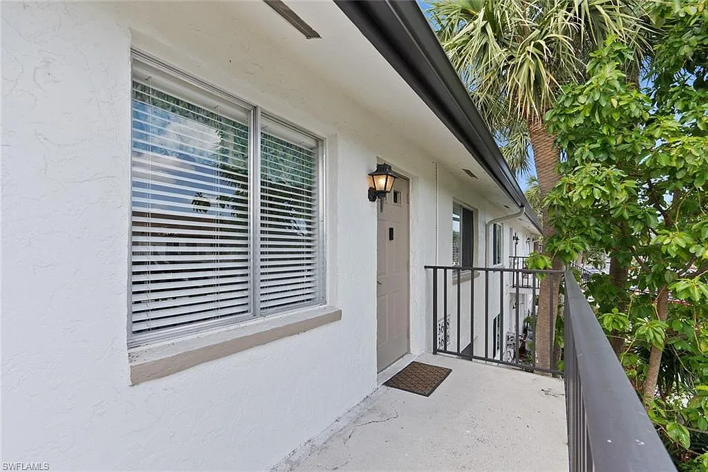 2 bed, 2.0 bath, 1250 sqft, $4,200 — Photo 3