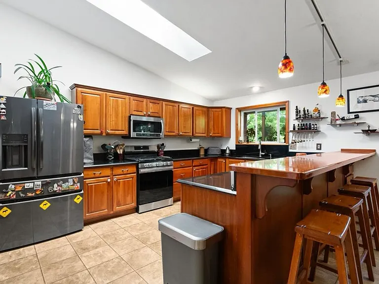 510 Pine Ave — Photo 11
