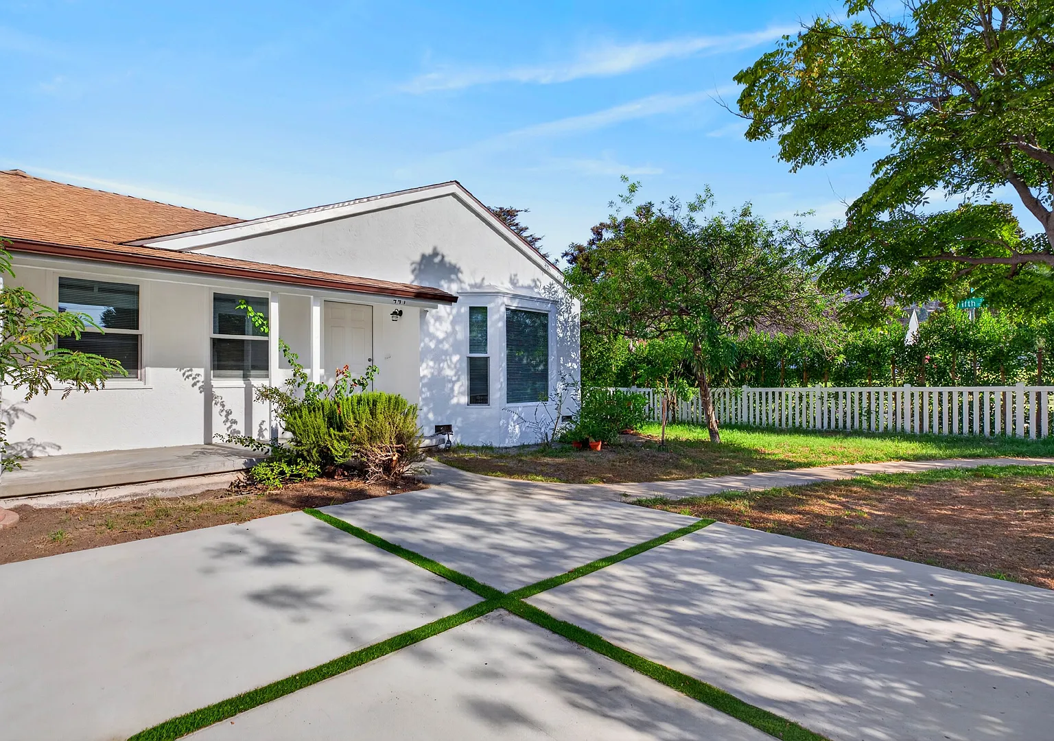 3 bed, 1453 sqft, $5,000 — Photo 1