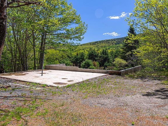 4th image of 108 Stanley Mountain Road