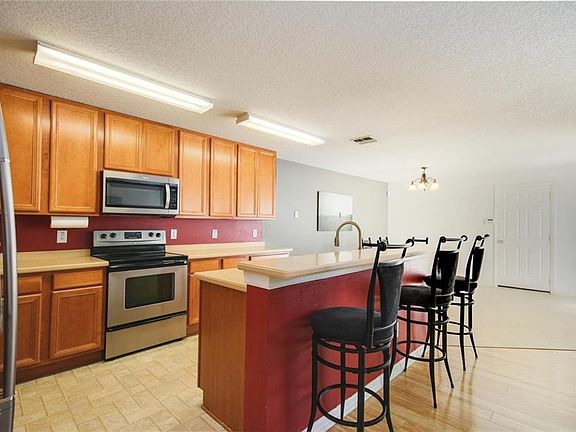 4th image of 13827 Phoenix Dr