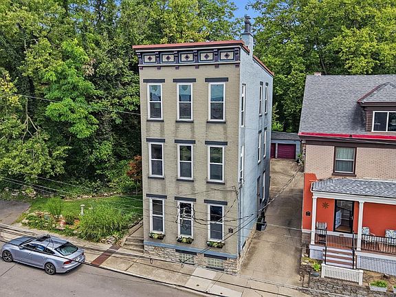 3rd image of 1810 Walker St