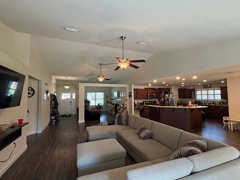 6023 Trestle St — Photo 5
