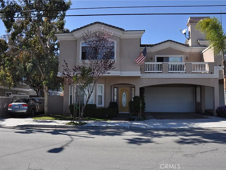 1007 Lilienthal Ln — Photo 1