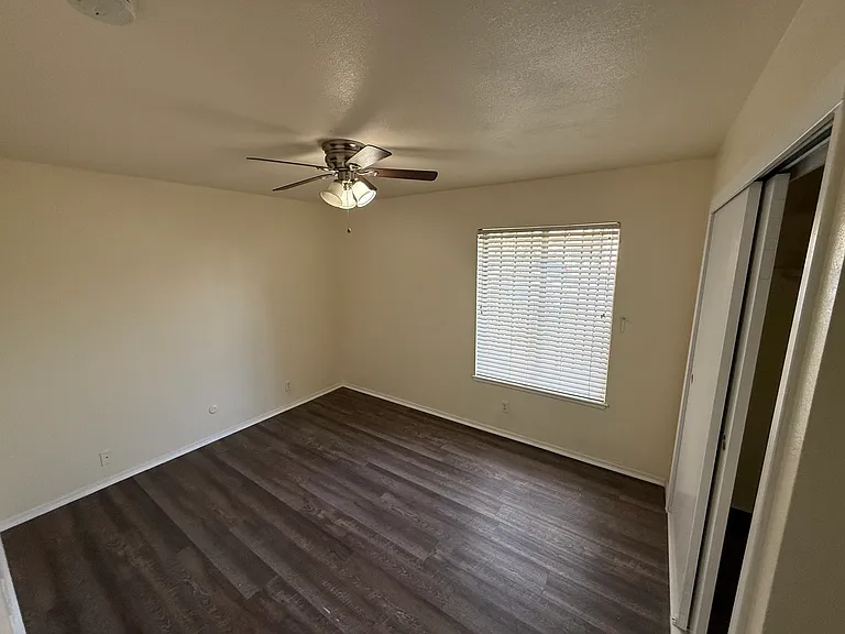 598 S Argyle Ave #110 — Photo 4
