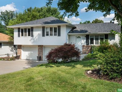 1027 Fawn Pkwy, Omaha, NE, 68154
