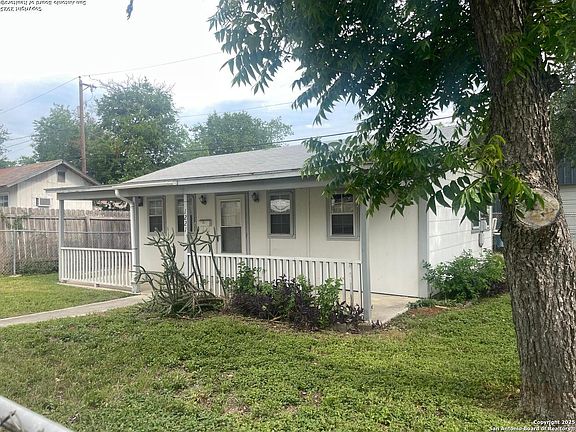 2nd image of 1221 Sacramento