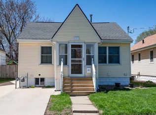 1206 W 7th St, Waterloo, IA 50702