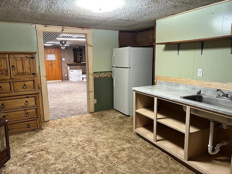825 Graham St #825 — Photo 4