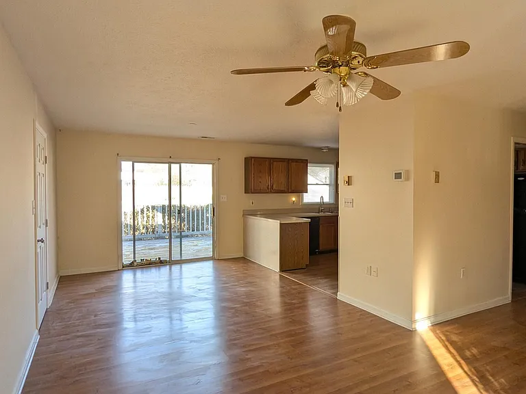 150 Nightingale Ave — Photo 3