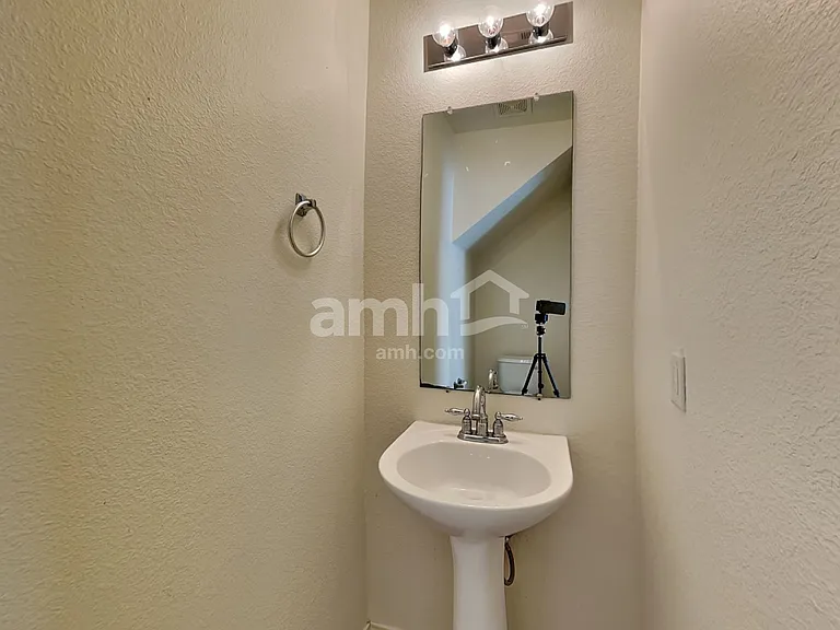 10624 Cochron Dr — Photo 8