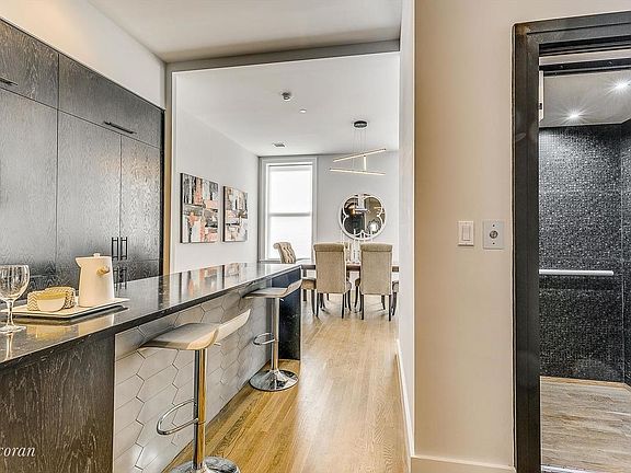 4th image of 250 W 139th St