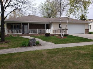 811 2nd Ave NE, East Grand Forks, MN 56721