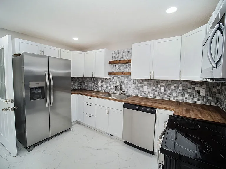 260 S. 27th Street — Photo 10