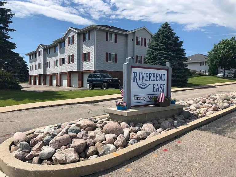 Riverbend East Apartments — Photo 18