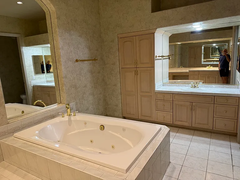 8120 Sapphire Bay Cir — Photo 16