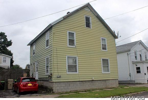2nd image of 305 William St
