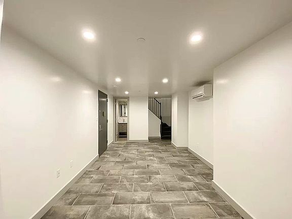 3rd image of 287 Hawthorne St #1B
