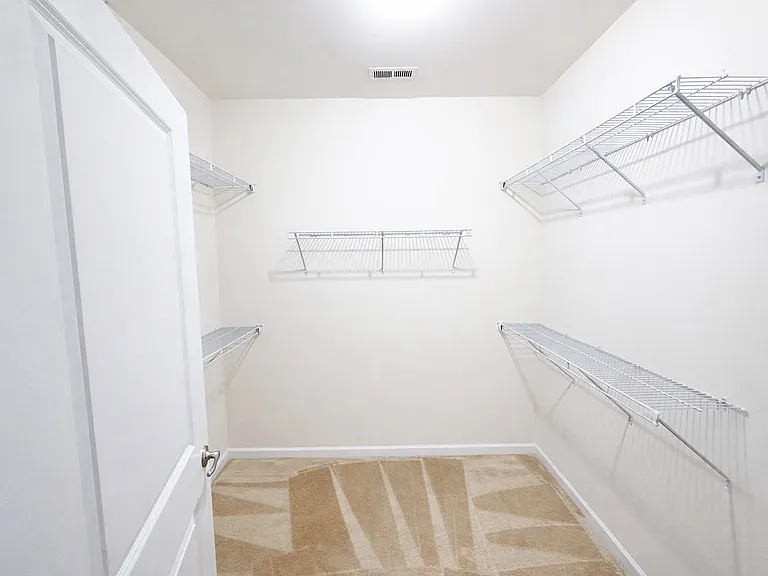 4064 Broadview Ln — Photo 12