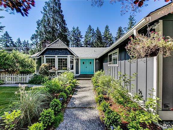 3rd image of 4014 70th Ave NW