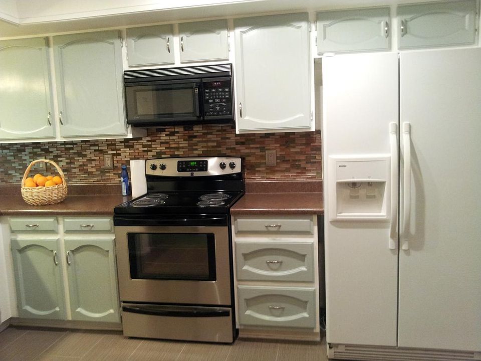 2nd image of 3425 N Pleasant Dr