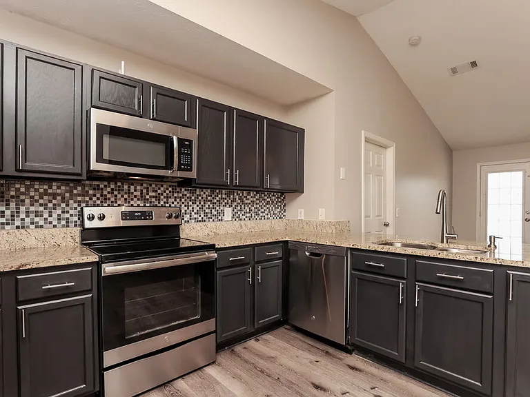 1316 S Hampton Ct — Photo 9
