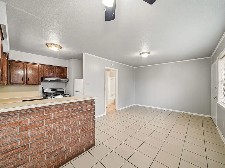 6116 Octavia St — Photo 5