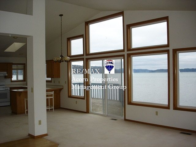 1st image of 881 Shorecrest Dr