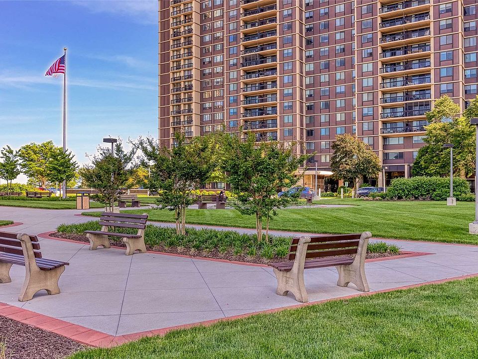 27010 Grand Central Parkway UNIT 31M, Floral Park, NY 11005 MLS