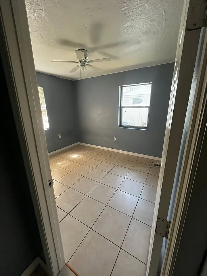 3 bed, 1160 sqft, $1,950 — Photo 2