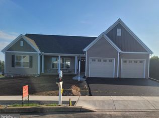 1802 Fountain Rock Dr, Dover, PA 17315