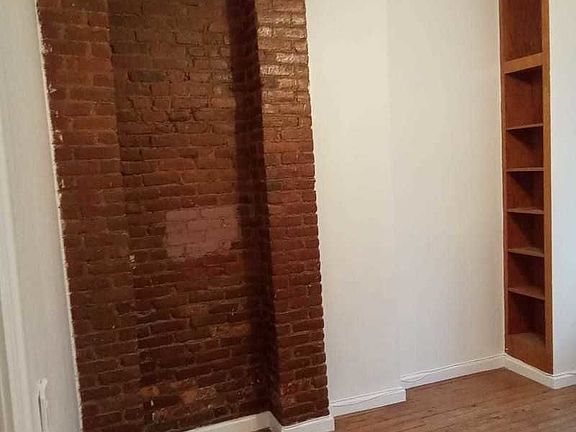 5th image of 137 Evergreen Ave #B2