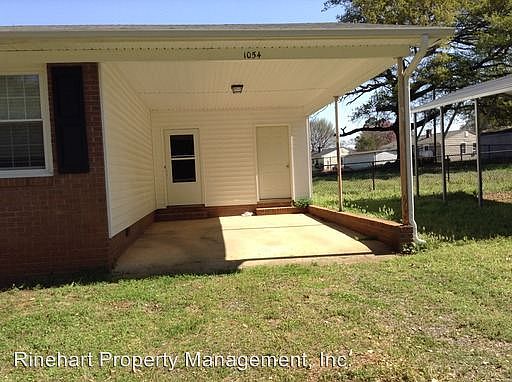 2nd image of 1054 Oakmont Dr