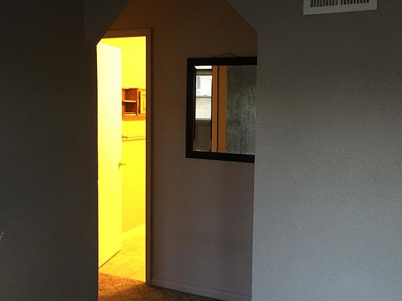 5th image of 606 W Joan Ave