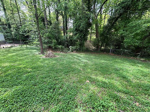 3rd image of 1601 Burnley Rd