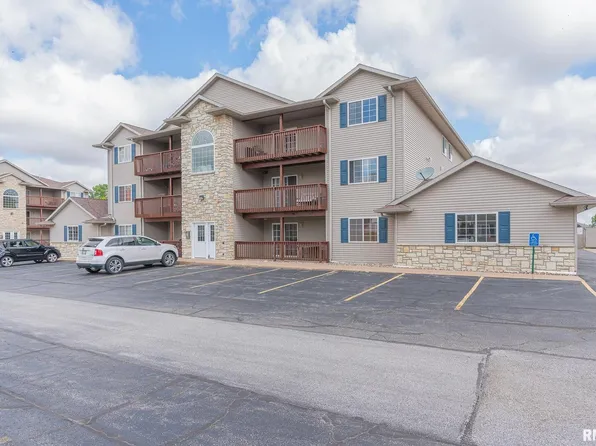 113 E Price St Unit 302, Eldridge, IA 52748