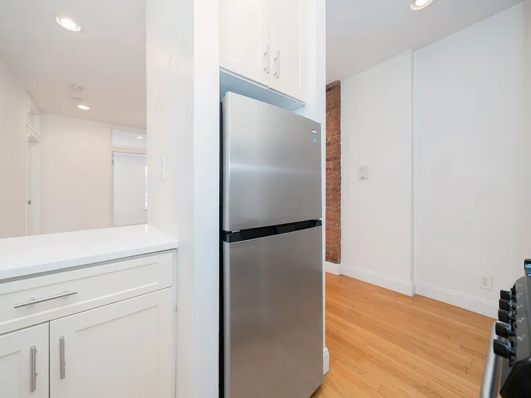 3157 Broadway #16 — Photo 9