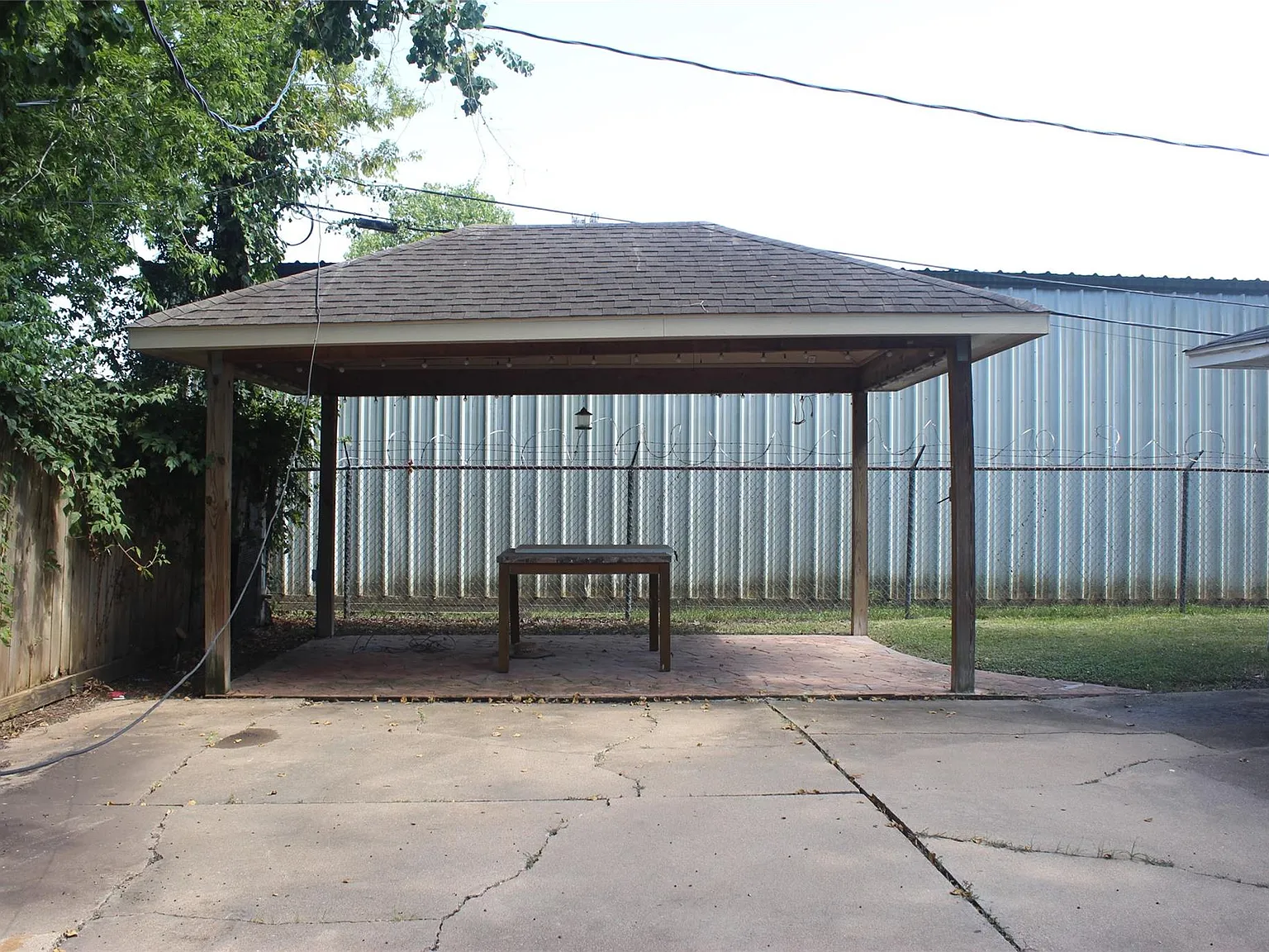 4 bed, 2.0 bath, 1768 sqft, $2,200 — Photo 3