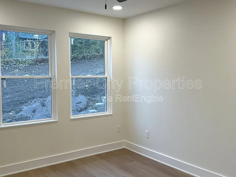 240 McGregor Ave #2 — Photo 13
