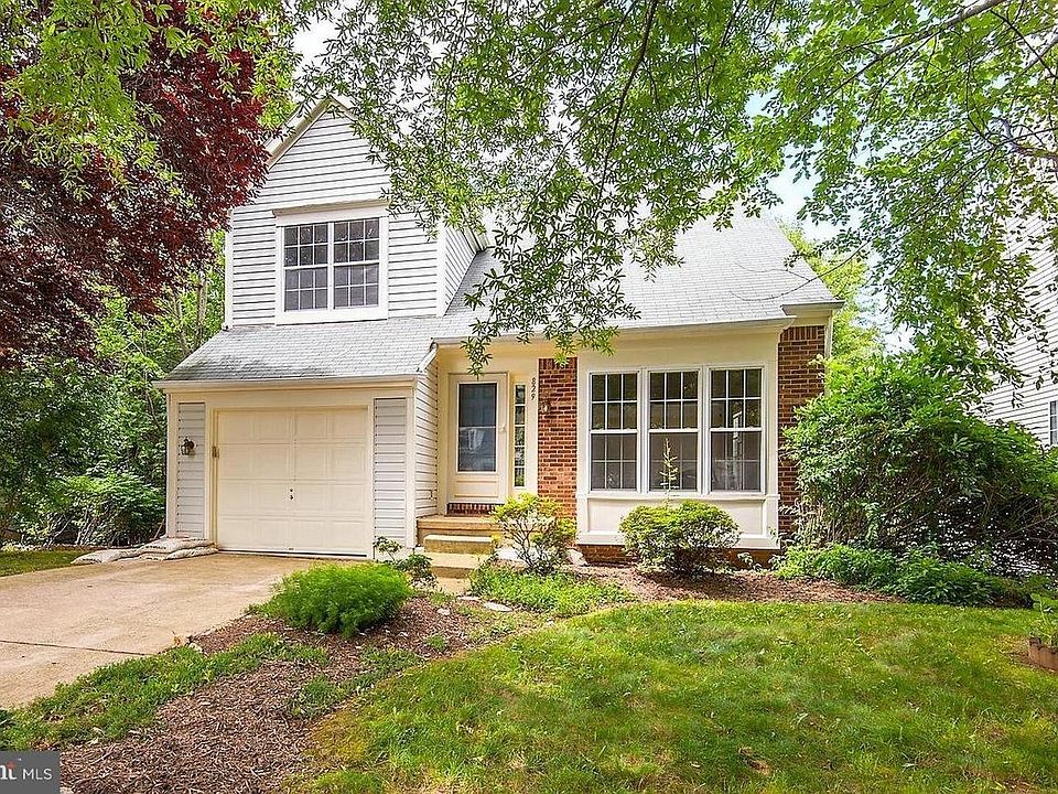 1st image of 829 Catoctin Cir NE #829