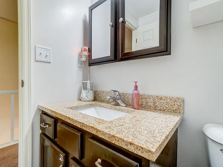 8064 Hetz Dr — Photo 30